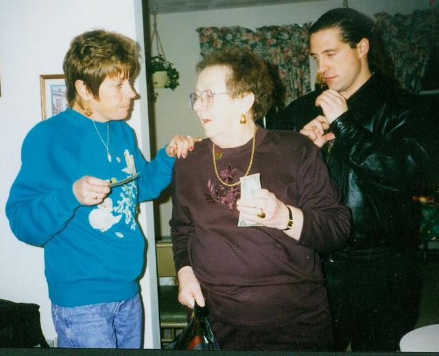 Dianne, Mom & Peter 12/94