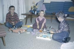 1963 - Susie's 4th birthday w:Jimmie & TC.jpg