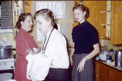 1955 - Ruth, Aline, Shirley.jpg